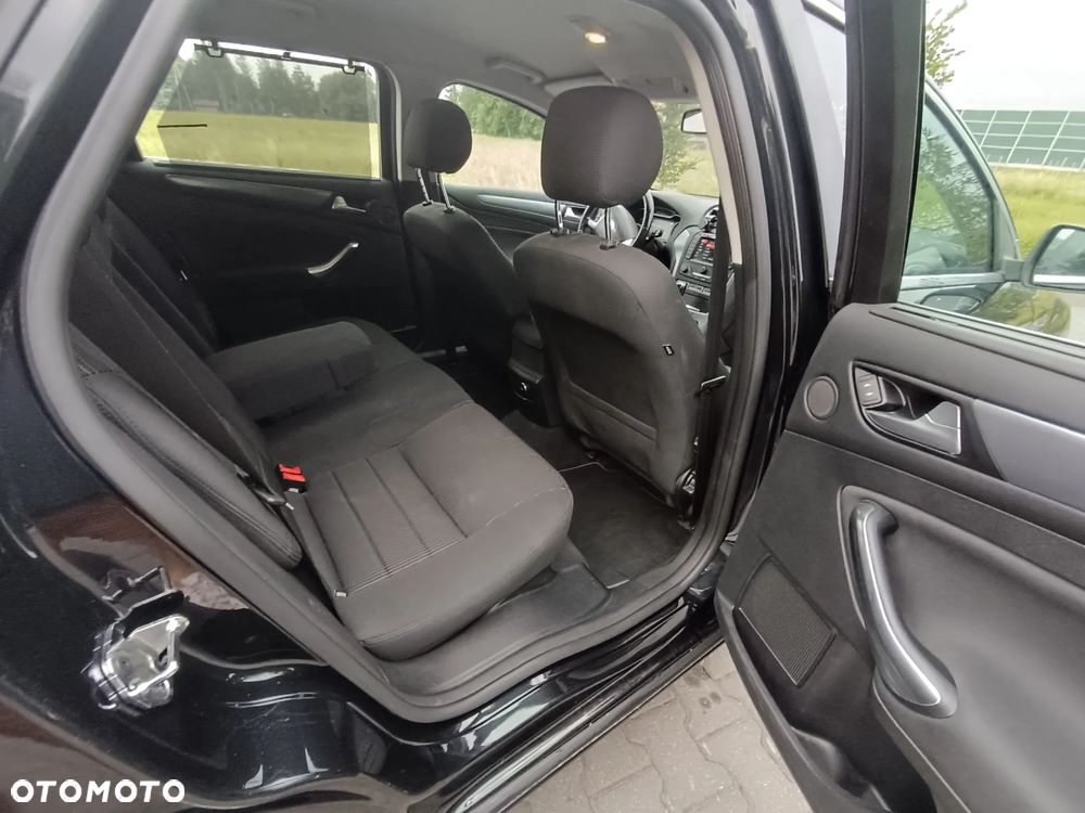 Ford Mondeo 2.0 TDCi ECOnetic Business Edition - 12