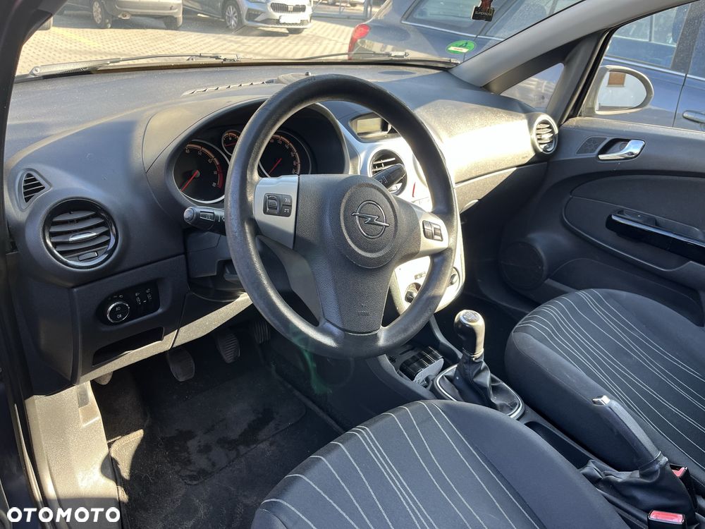 Opel Corsa 2010 photo 2