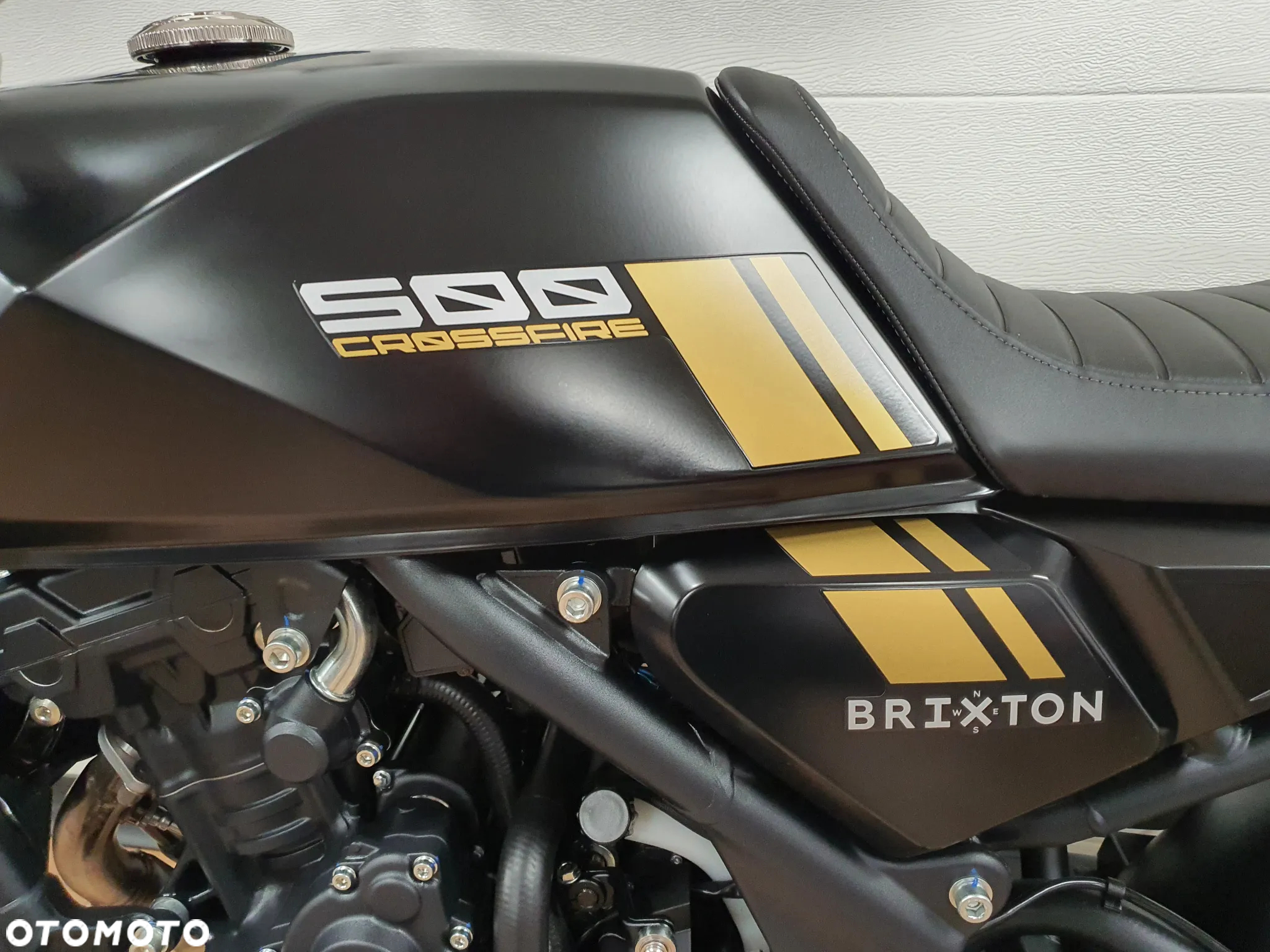 Brixton Crossfire - 10