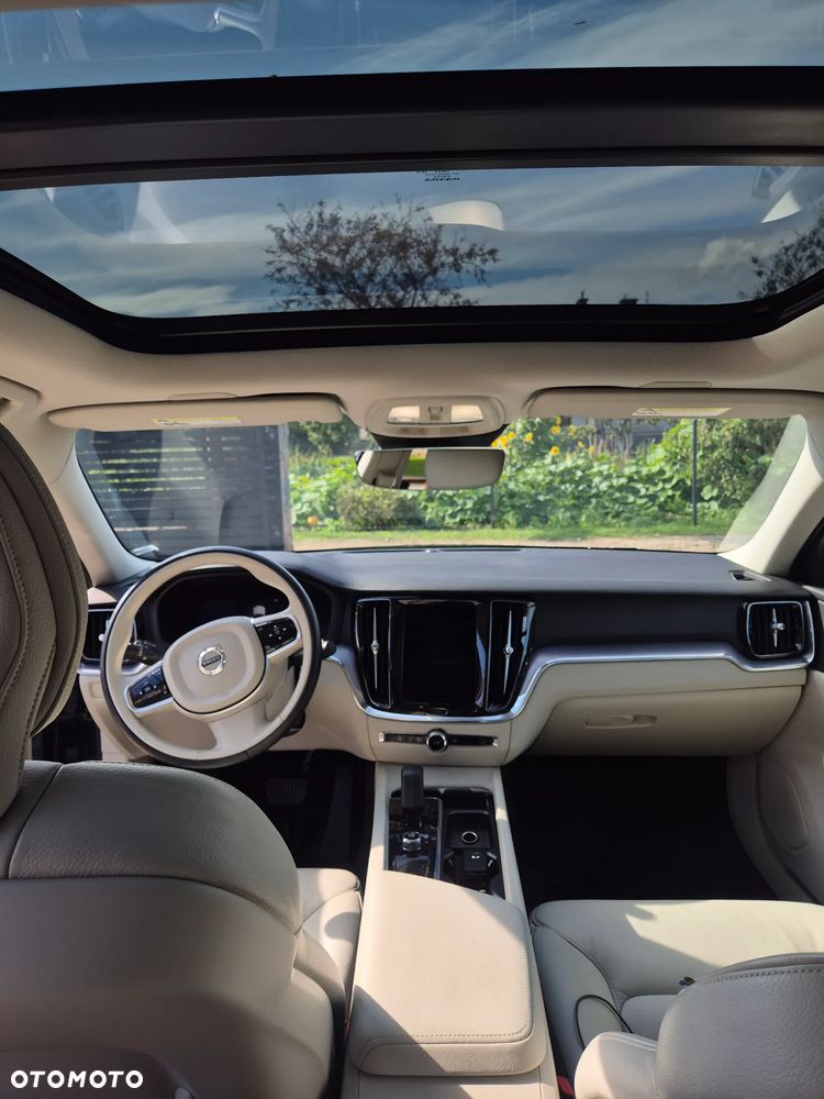 Volvo S60 B5 B AWD Plus Dark - 9