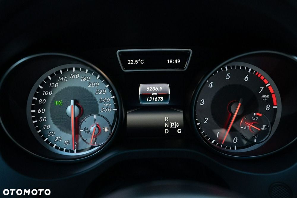 Mercedes-Benz CLA 200 7G-DCT AMG Line - 20