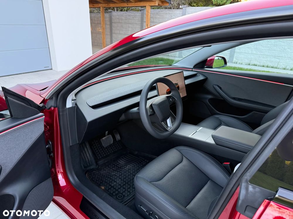 Tesla Model 3 - 9