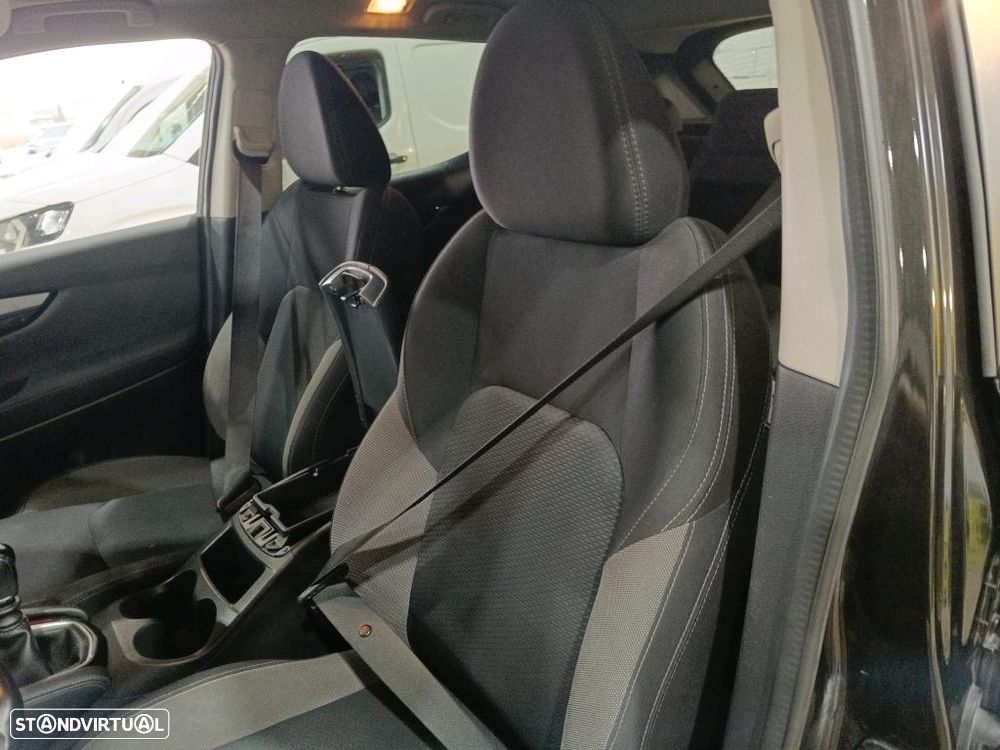 Nissan Qashqai 1.3 DIG-T N-Connecta J18 - 4