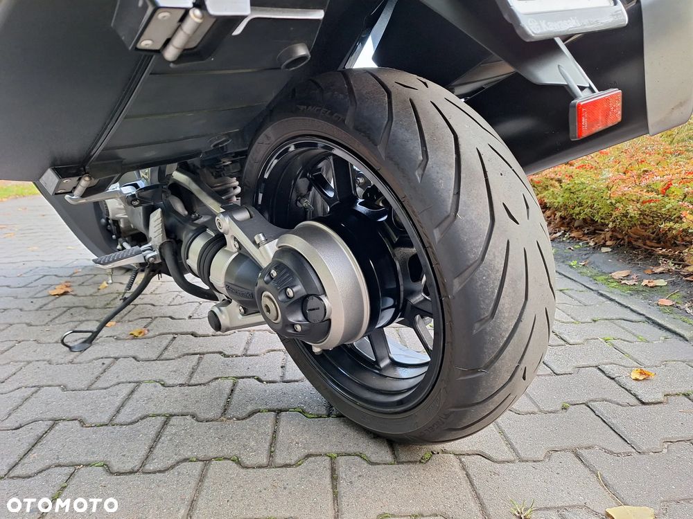Kawasaki GTR - 6