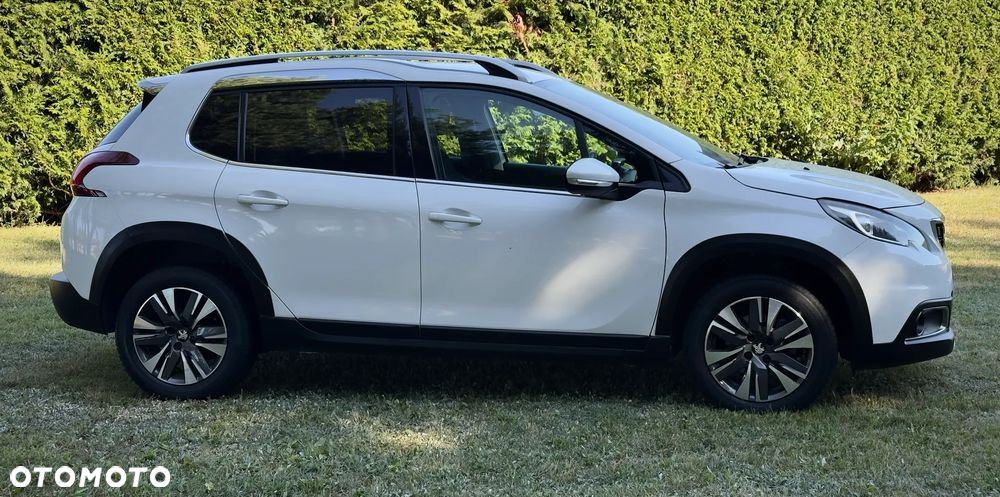 Peugeot 2008 1.2 Pure Tech Allure S&S - 4