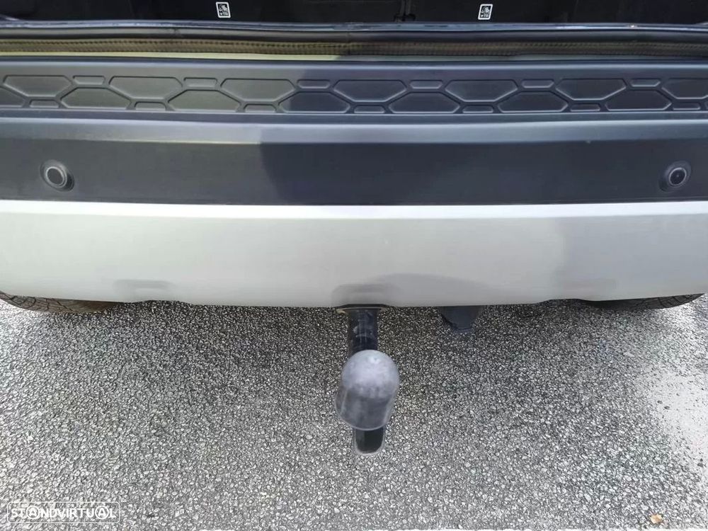 Land Rover Discovery Sport TD4 HSE Luxury - 33