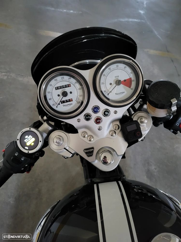 Triumph Thruxton - 5