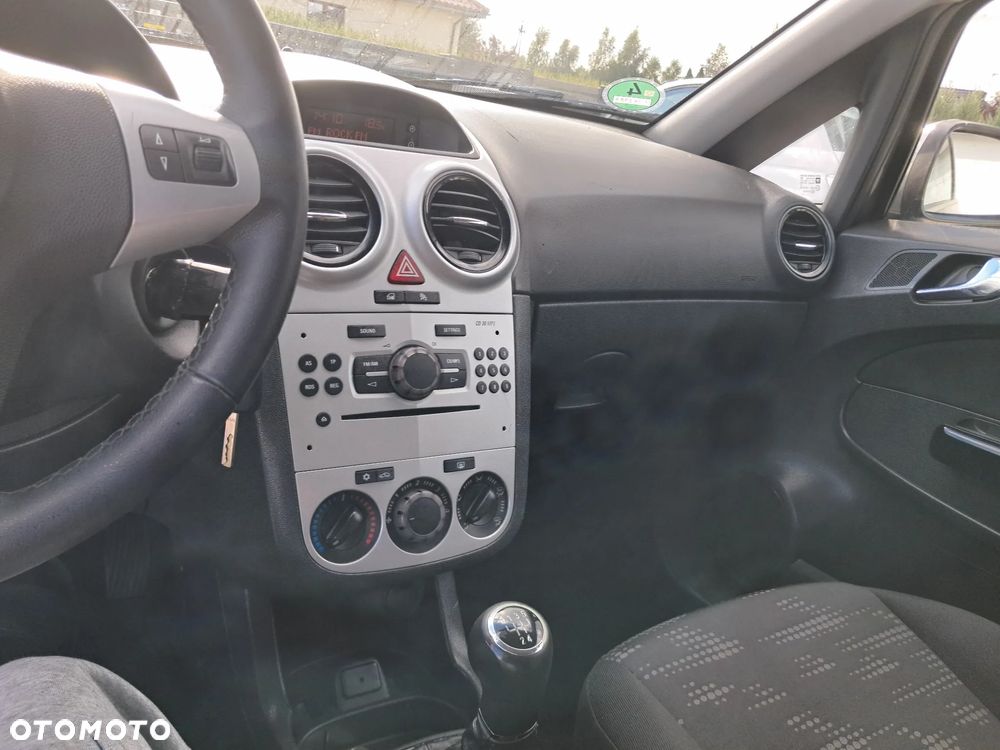 Opel Corsa 1.2 16V Edition / Active - 22