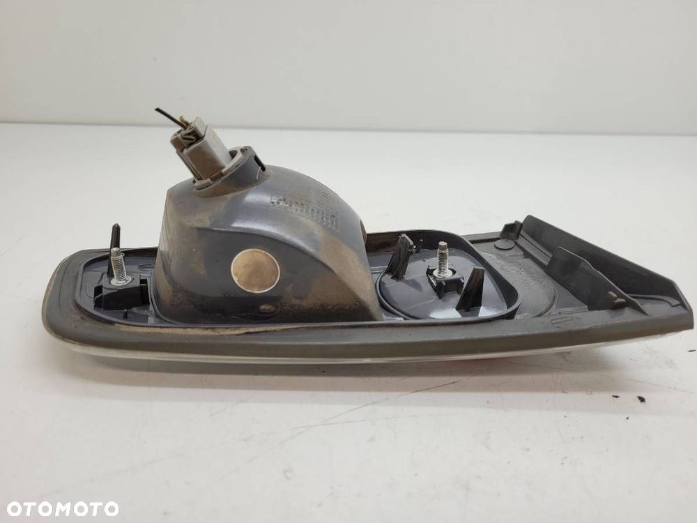 LAMPA TYŁ PRAWA MAZDA 2 DY BIAŁA EUROPA LIFT 2007 - 6