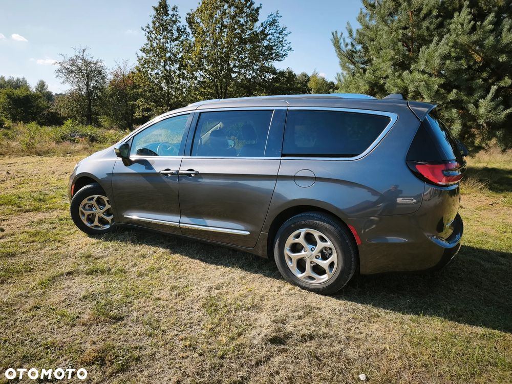 Chrysler Pacifica - 16