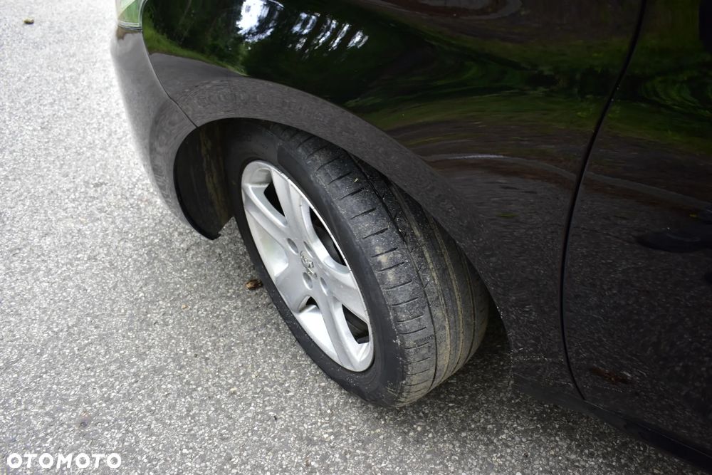 Peugeot 208 - 25