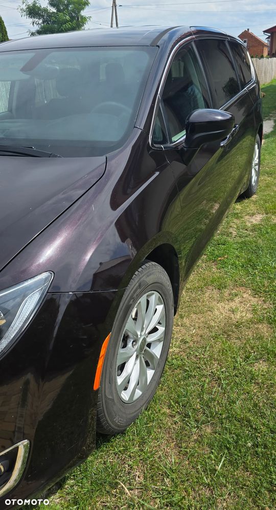 Chrysler Pacifica - 7