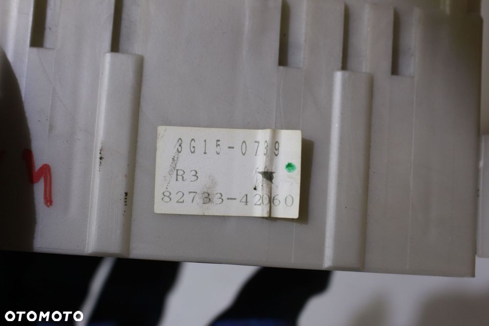 MODUŁ BSI TOYOTA RAV4 II - 2