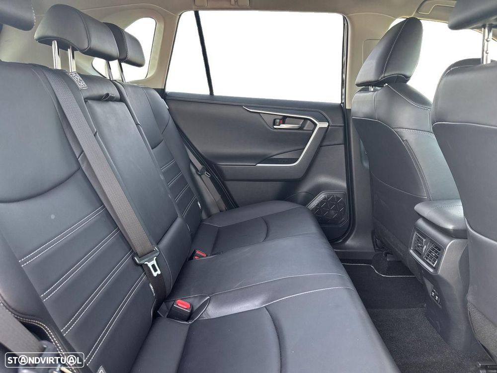 Toyota RAV4 - 8