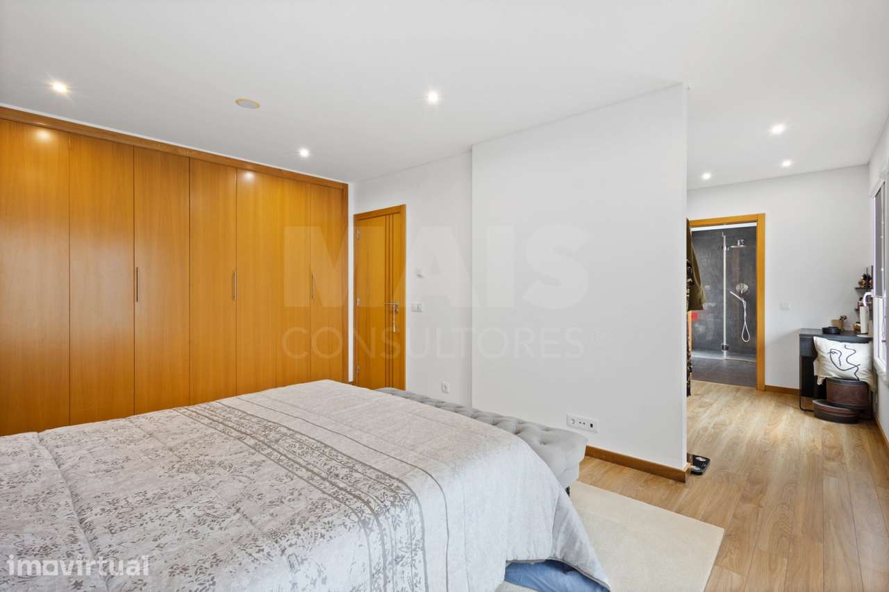 Deslumbrante Moradia T5 com Vista Mar, Piscina Privada e Excelente ... - Grande imagem: 3/50