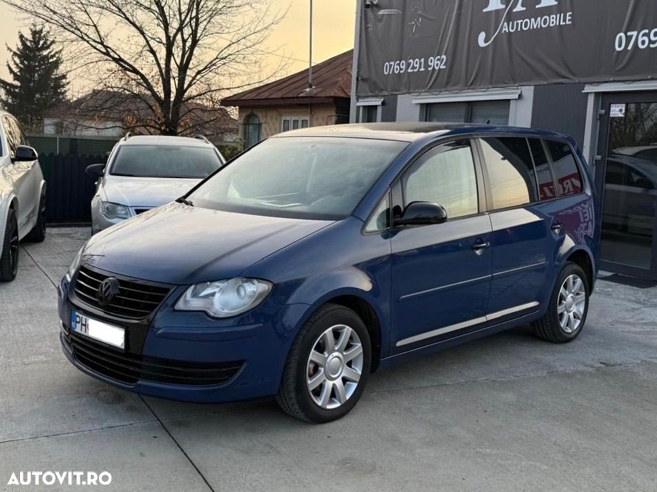 Volkswagen Touran 1.9 TDI DPF DSG Trendline - 11