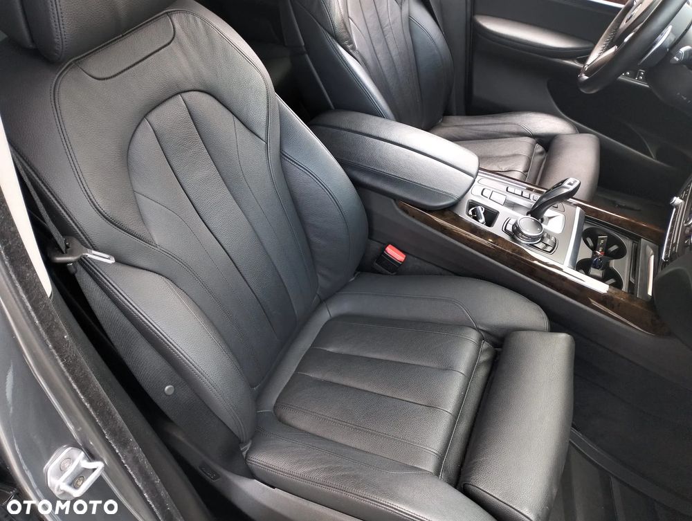 BMW X5 xDrive50i - 13
