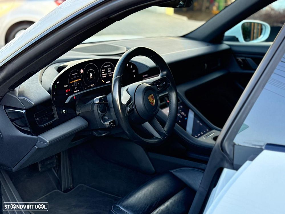 Porsche Taycan 4S - 26