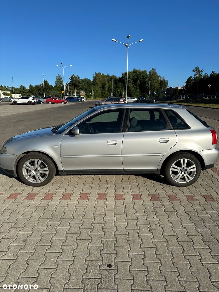 Audi A3 Sportback 1.6 Ambiente - 4