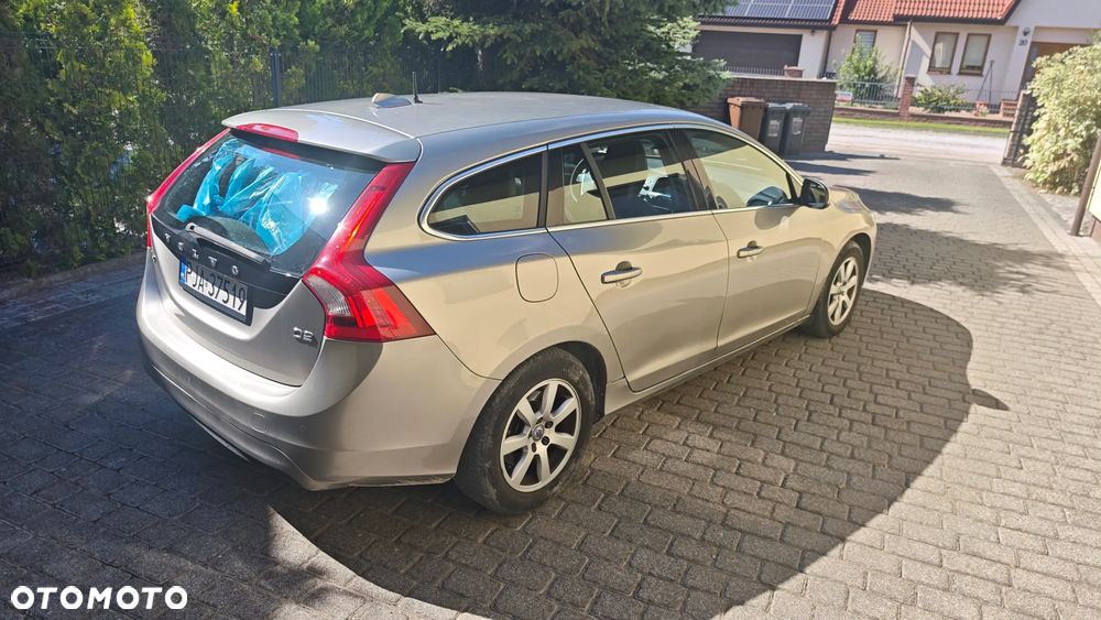 Volvo V60 D2 Drive-E Kinetic - 2