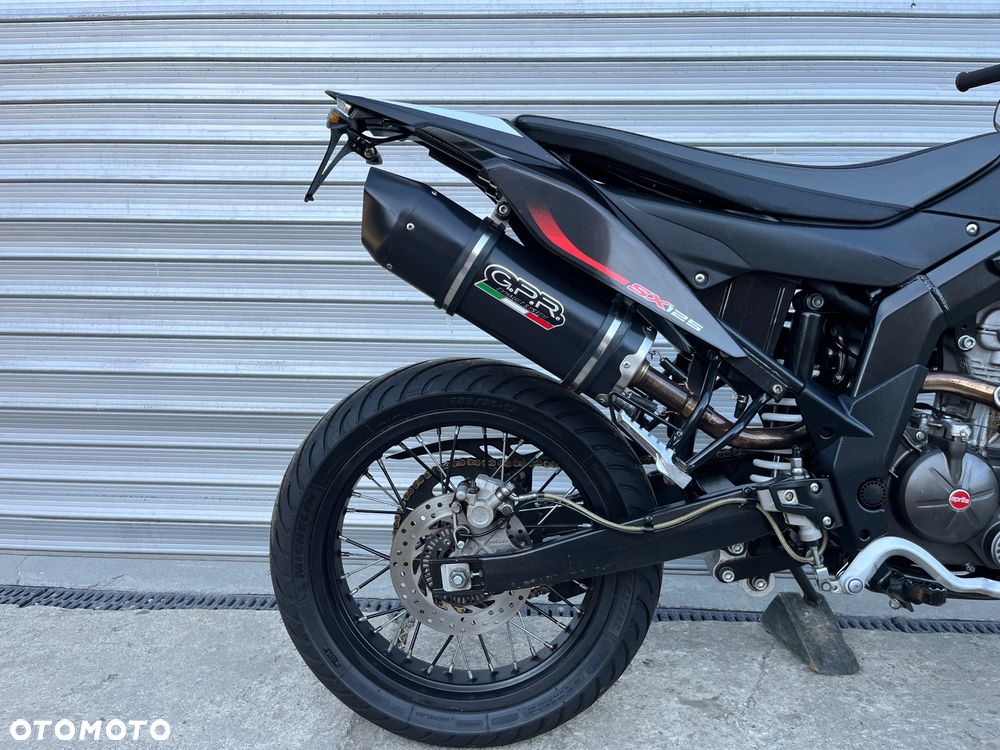 Aprilia SX - 16