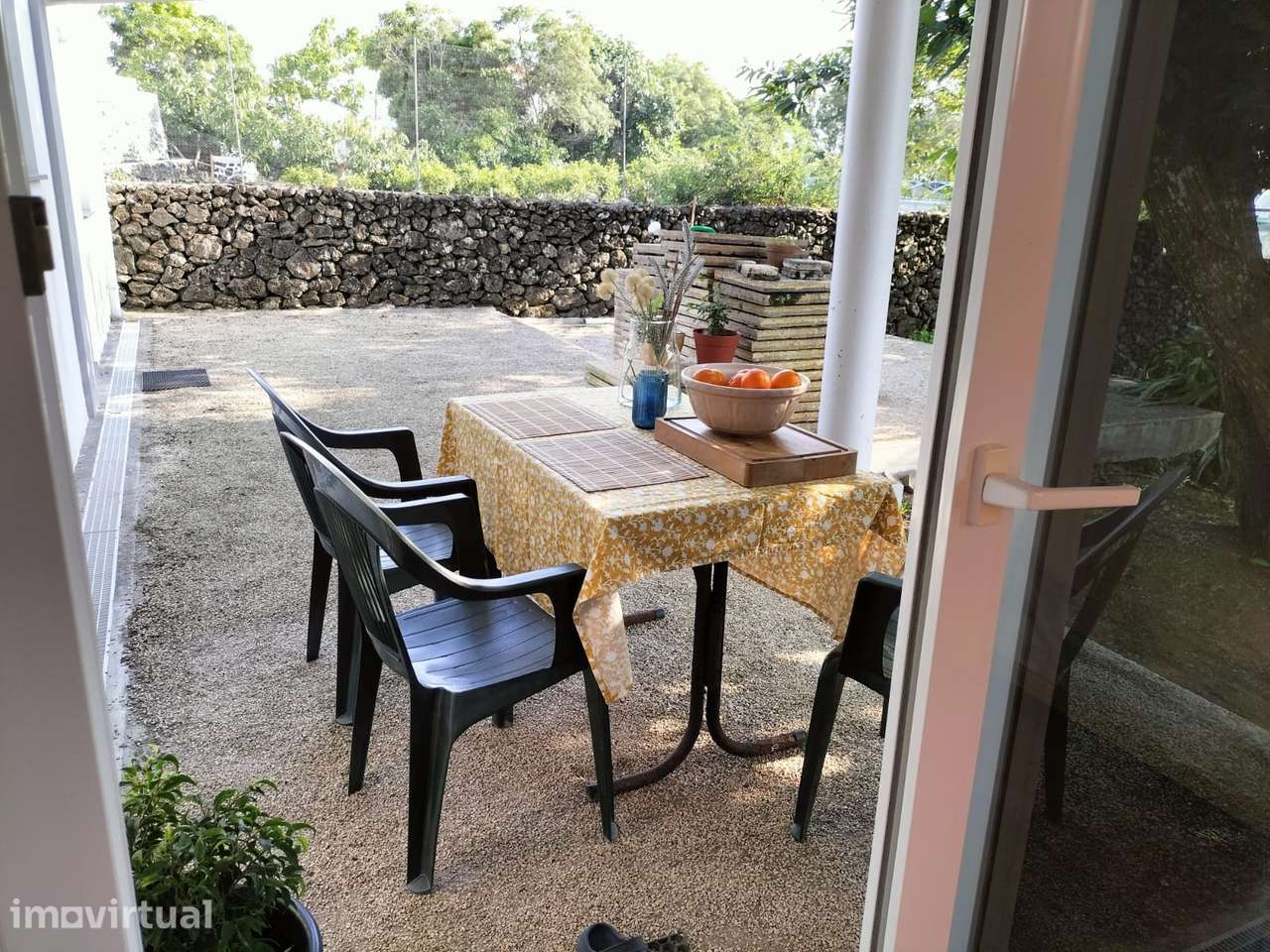Moradia T4+1 com Jardim, Garagem e Pomar | A 5 minutos de Angra do Her - Grande imagem: 3/60