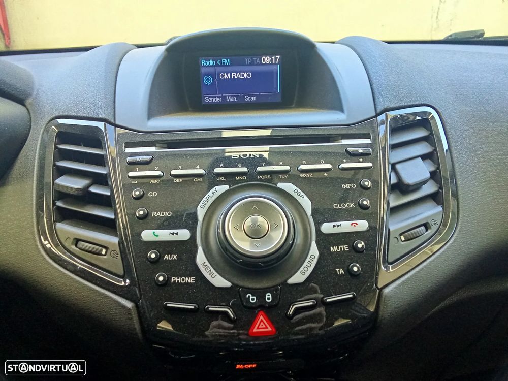 Ford Fiesta 1.0 T EcoBoost Titanium - 9