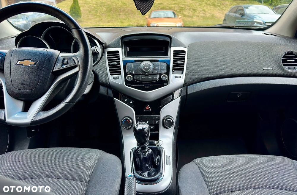 Chevrolet Cruze 1.8 LT - 8