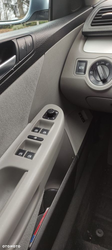 Volkswagen Passat 2.0 TDI DSG Comfortline - 9