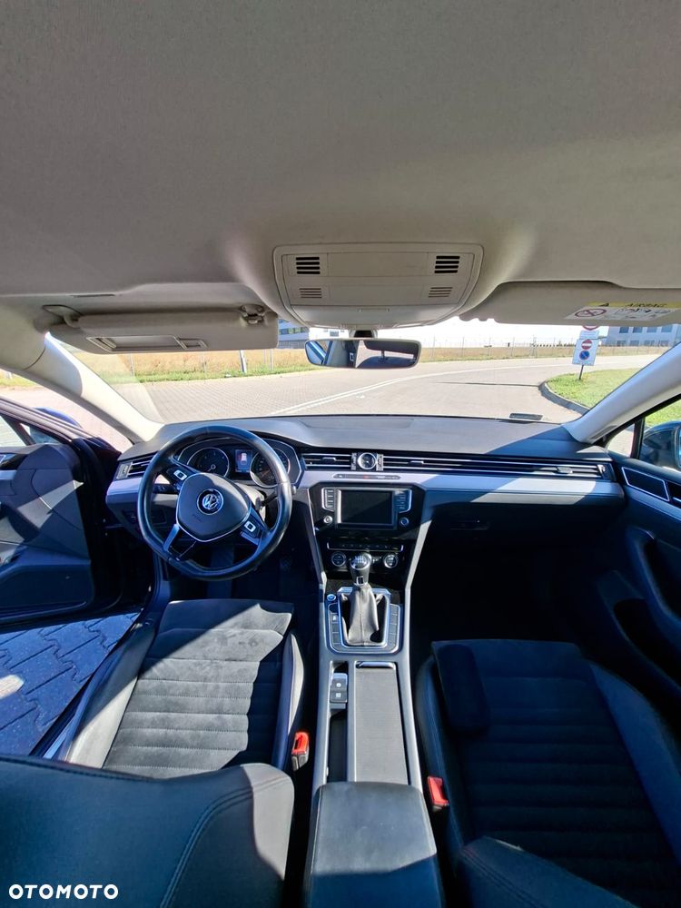Volkswagen Passat - 8