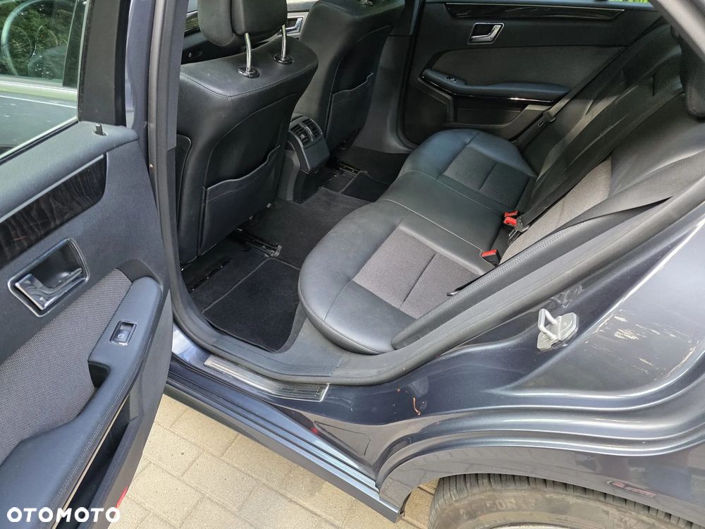 Mercedes-Benz Klasa E 220 CDI BlueEff Avantgarde - 18