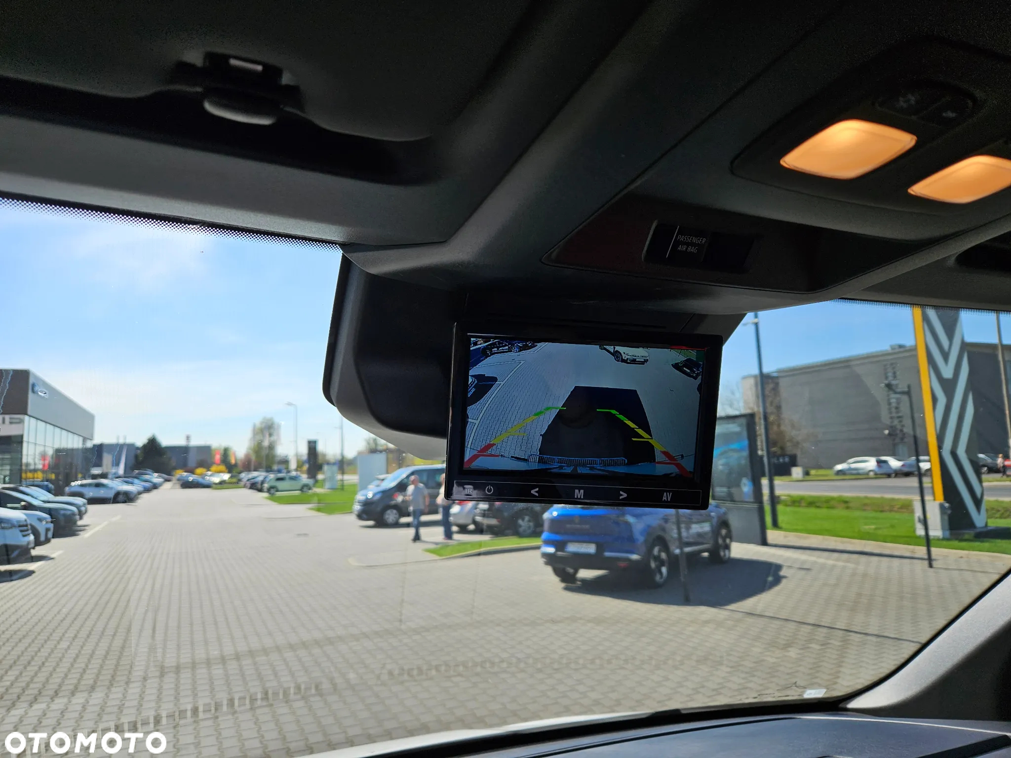Renault nowy Master kontener piekarniczy + izoterma - 17
