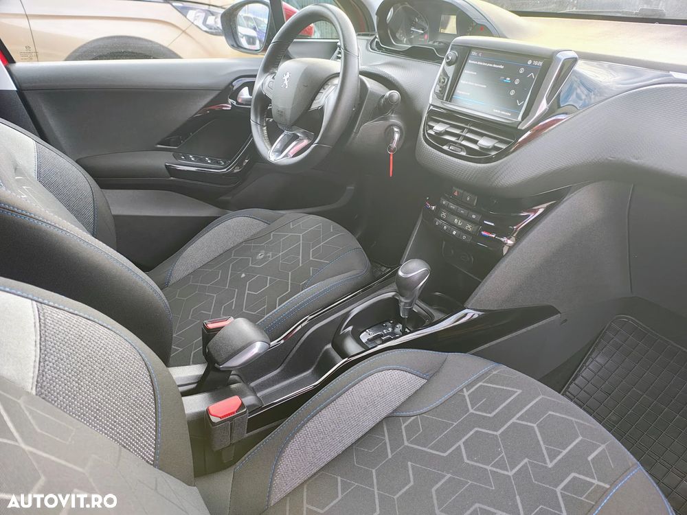 Peugeot 2008 PureTech 110 GPF Stop&Start EAT6 Style - 13