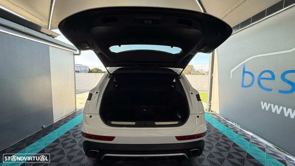 DS DS7 Crossback E-Tense Performance Line EAT8 - 7