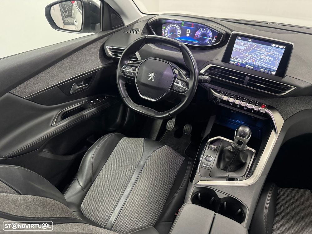 Peugeot 3008 1.2 PureTech Allure EAT8 - 21