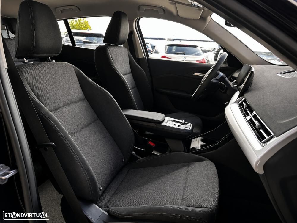 BMW iX2 eDrive20 — fotografia 5
