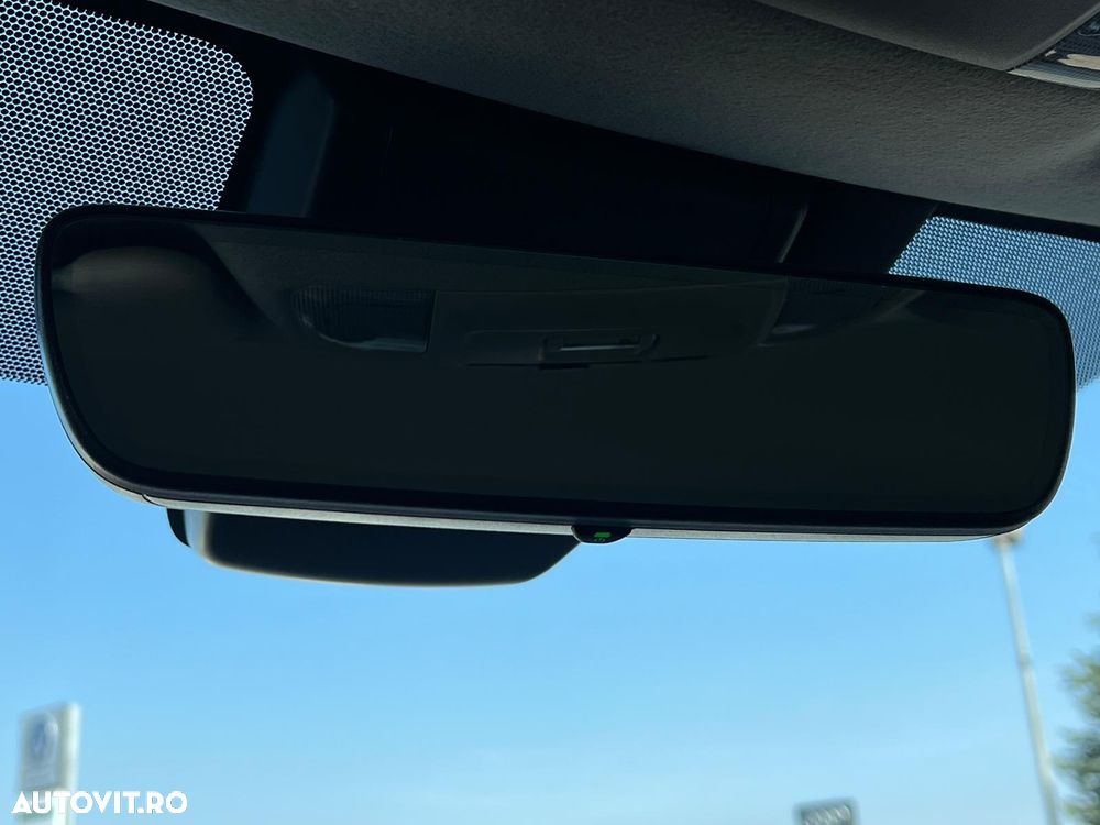 Toyota Corolla 1.8 HSD Business - 33