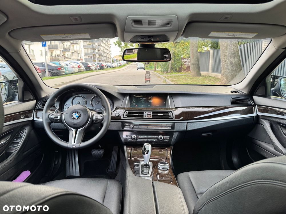 BMW Seria 5 528i xDrive - 7