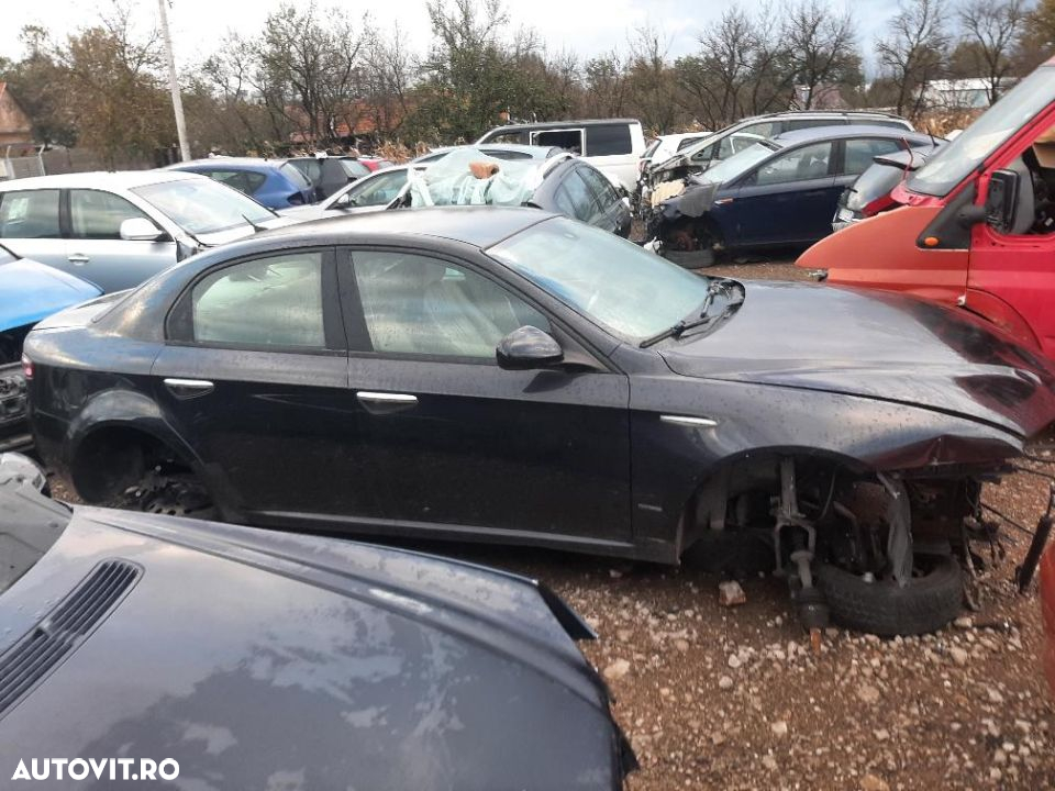 dezmembrez alfa romeo 159 - 5