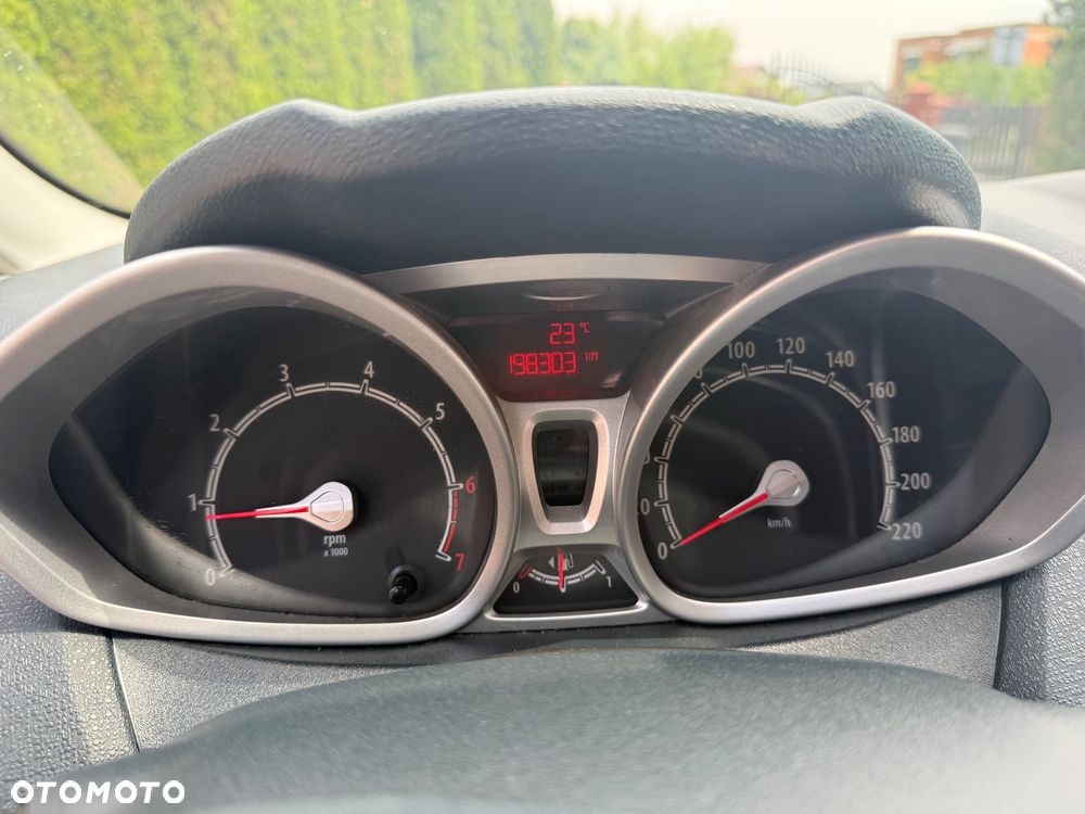 Ford Fiesta 1.6 Ti-VCT Titanium - 28