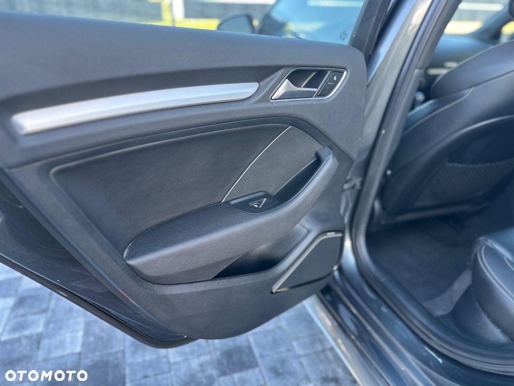Audi S3 S tronic - 17