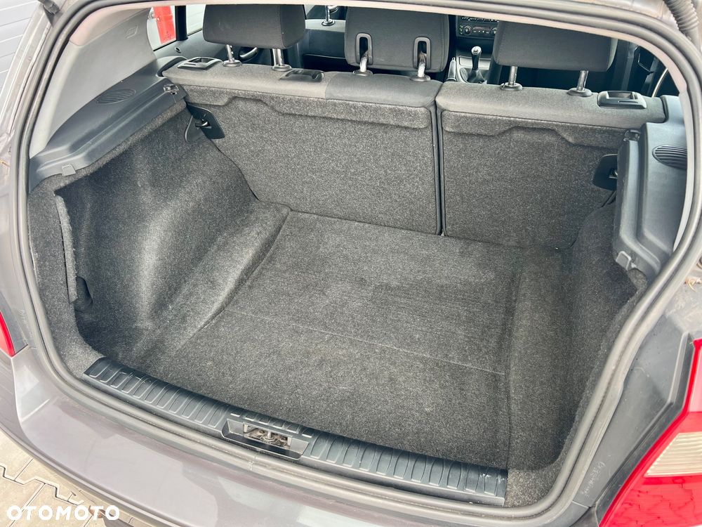 BMW Seria 1 120d DPF - 11