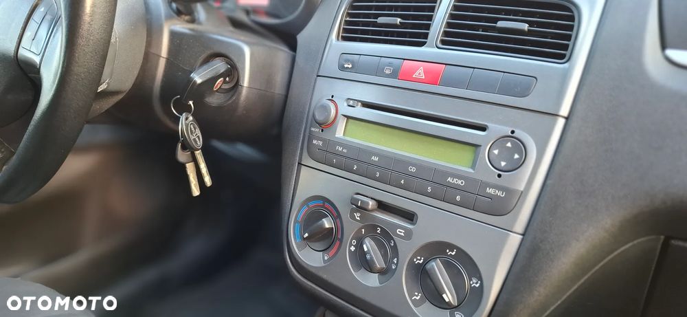 Fiat Linea 1.3 MJ 16V Dynamic - 30
