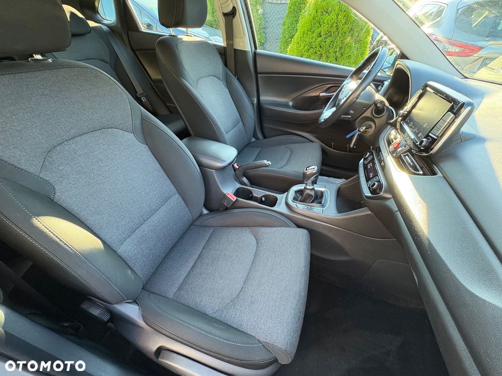 Hyundai i30 1.5 DPI Modern - 24