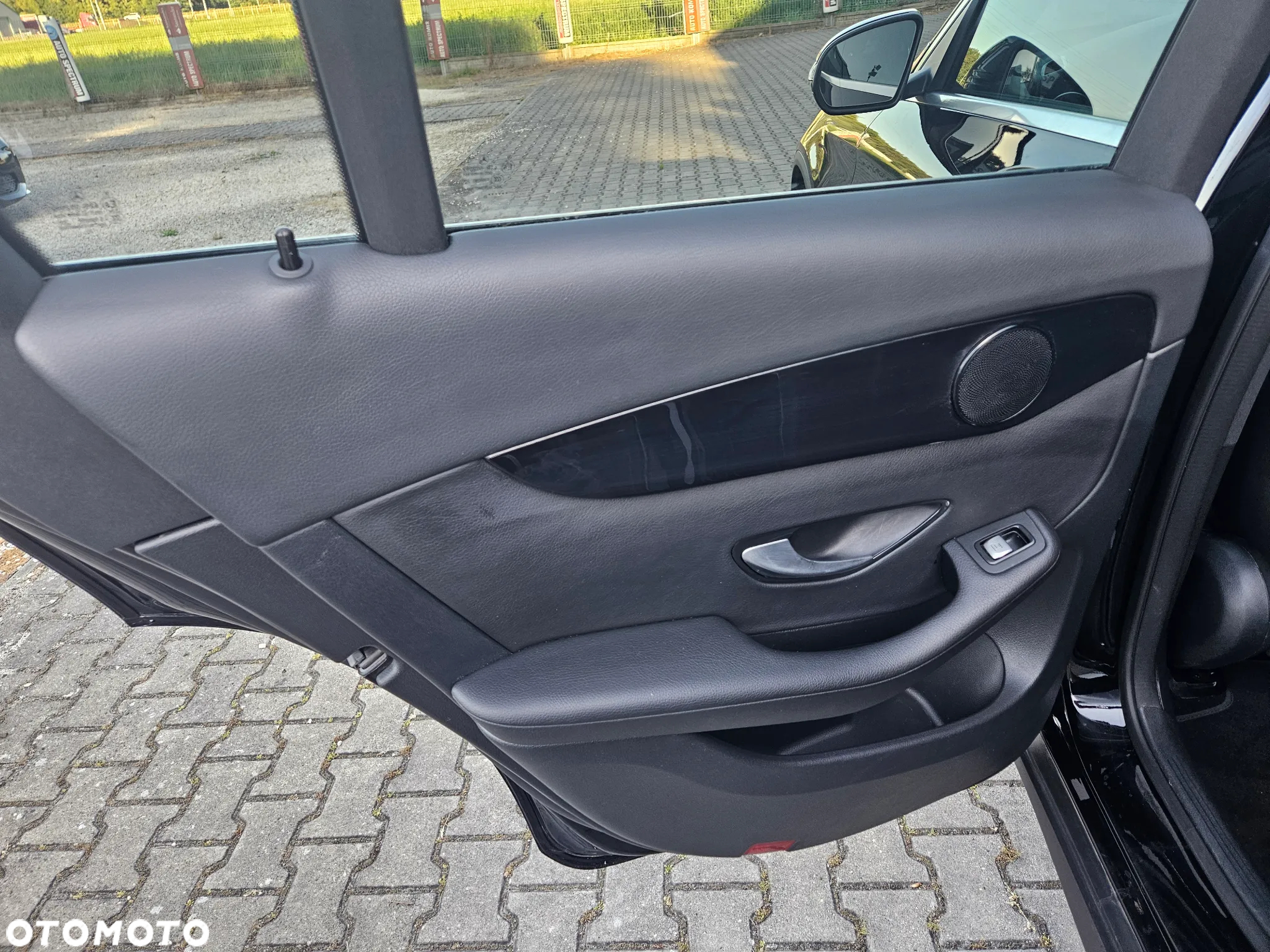 Mercedes-Benz GLC 300 e 4-Matic - 16