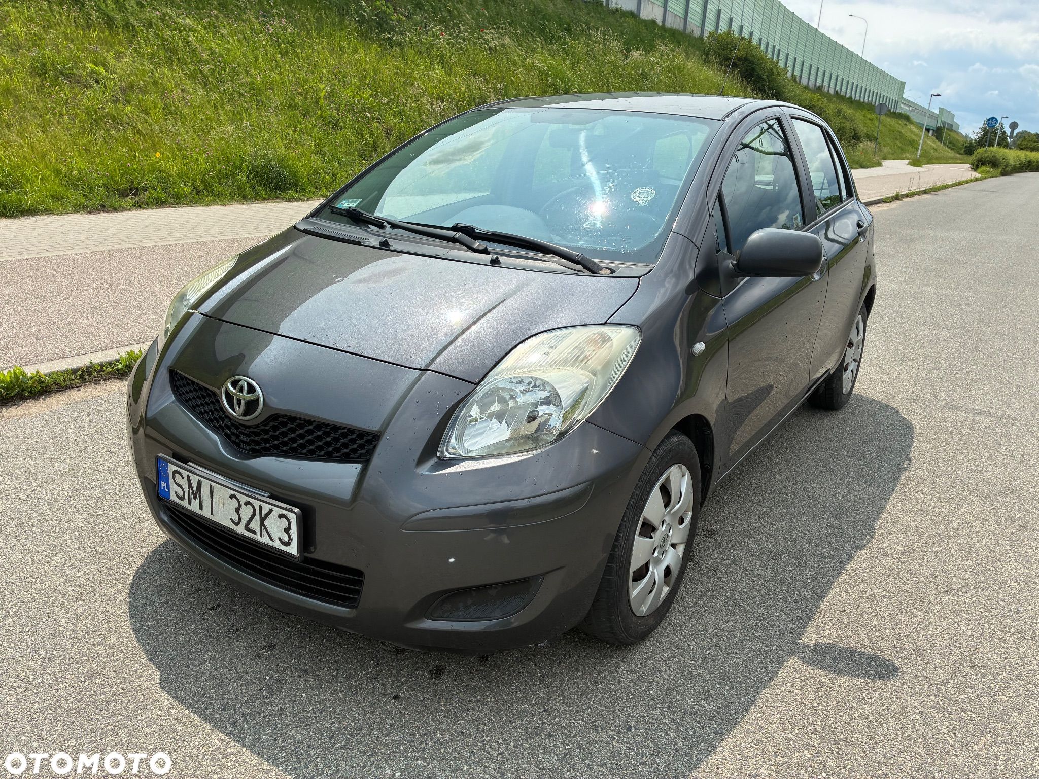 Toyota Yaris 1.33 Luna - 1