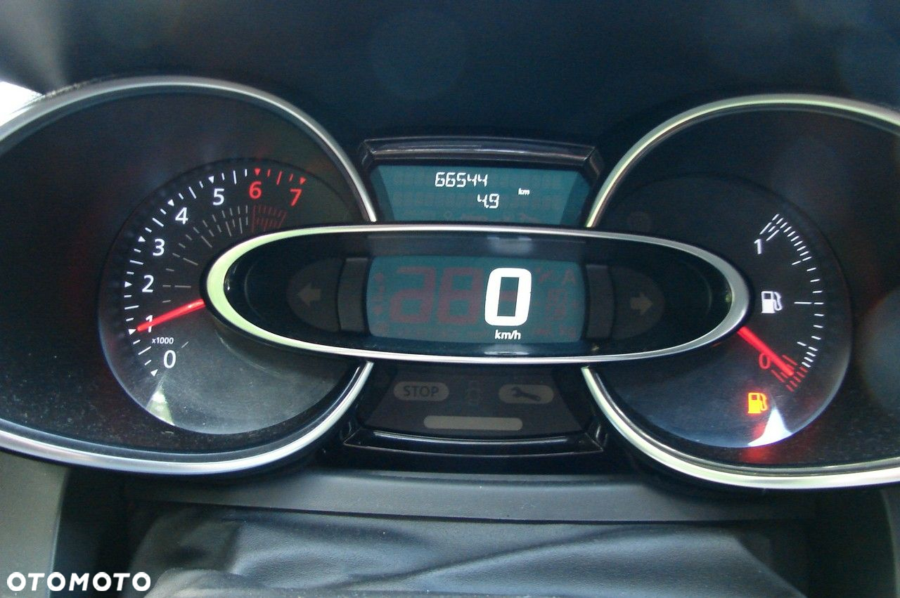 Renault Clio - 22