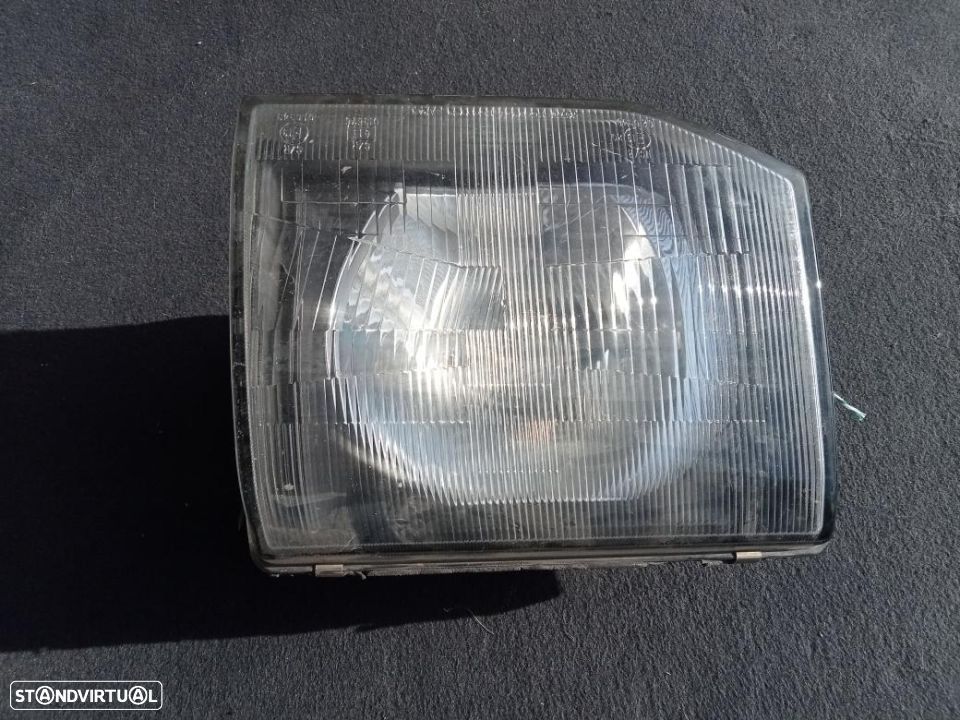 Farol direito Mitsubishi Pajero II - 1