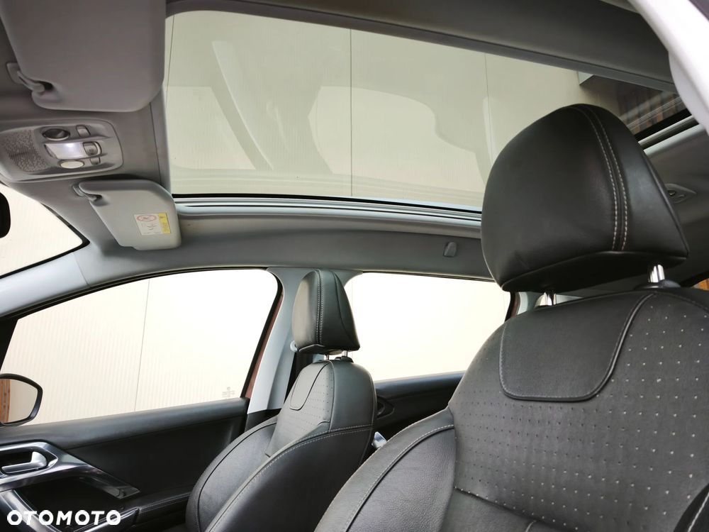 Peugeot 2008 82 e-VTI ETG5 Allure - 24
