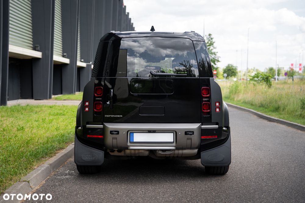 Land Rover Defender - 8